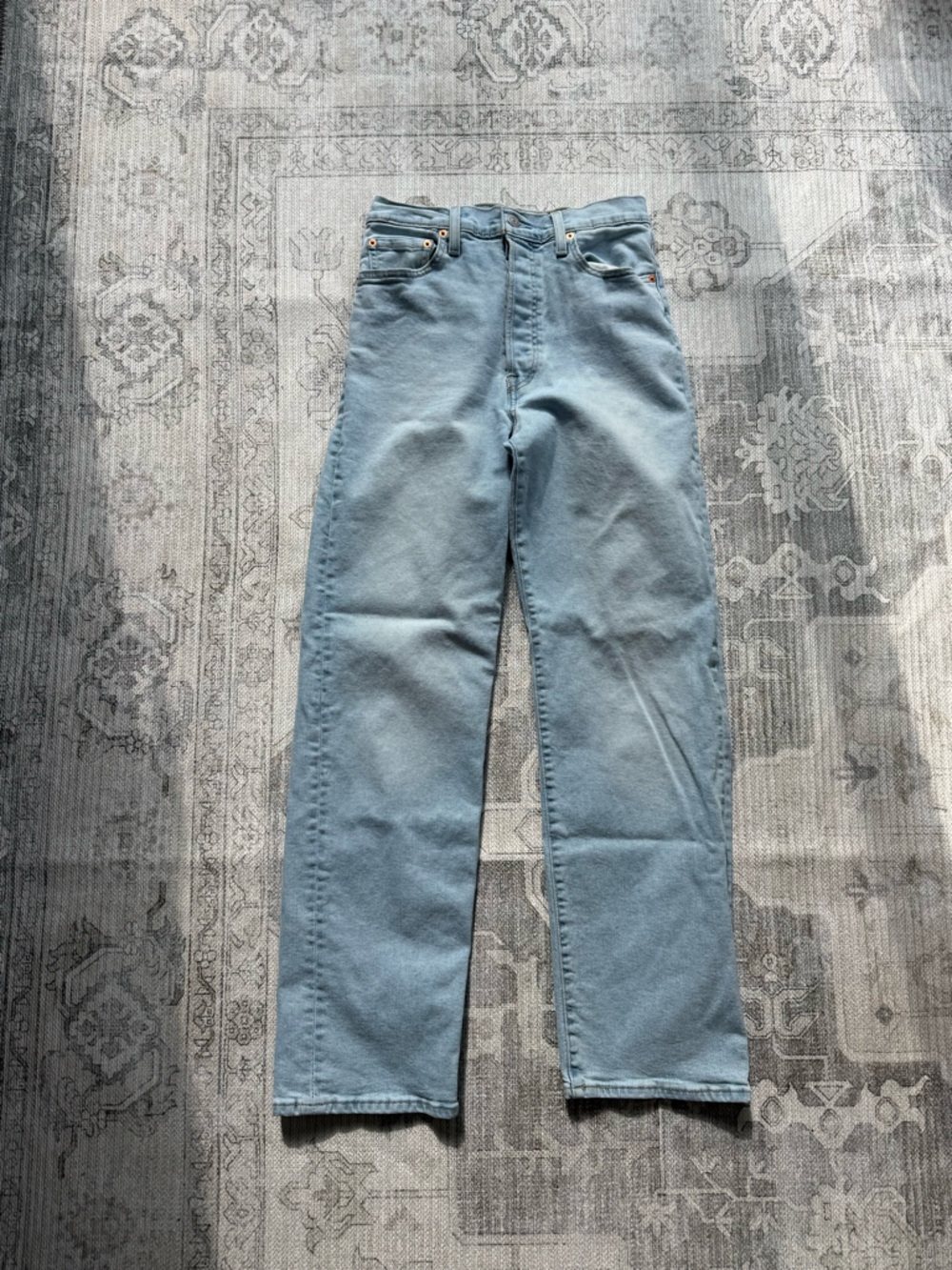 Women’s Light Blue Straight-Leg Levi Jeans